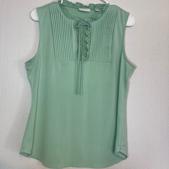 New York & Company Eye Catcher Mint Sleeveless Top Sheer and Lace Detail - Picture 3 of 7